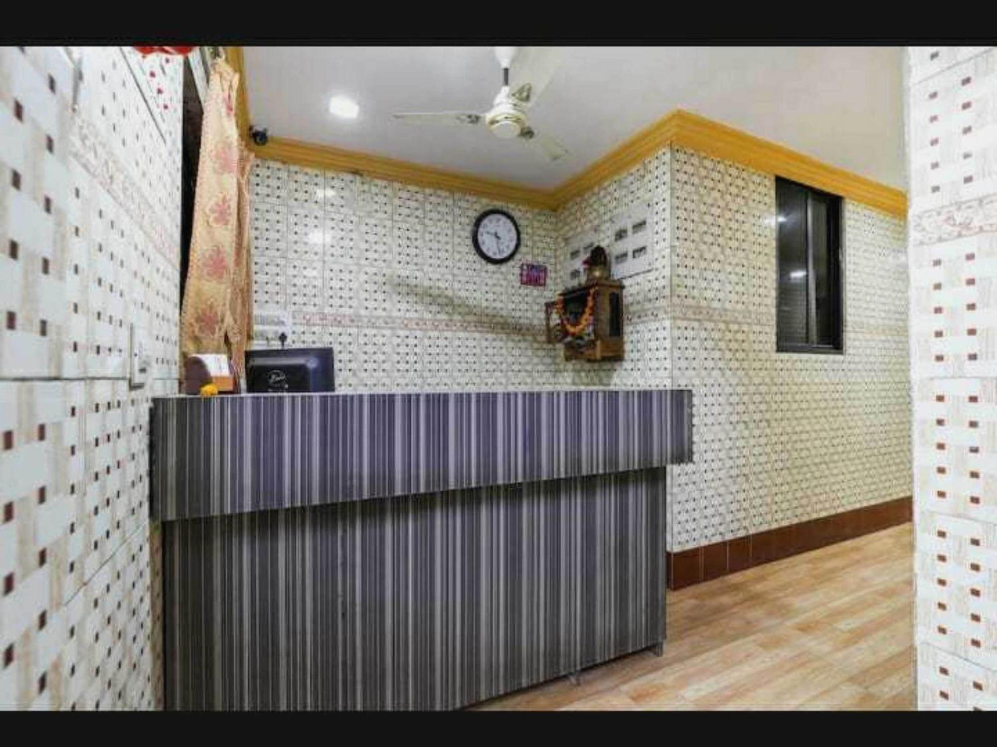 Oyo Hotel Apsara Guest House Ahmedabad Eksteriør bilde